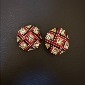1980s Vintage 1.5" Red and clear rhinestone black enamel crosshatch/gold clipons